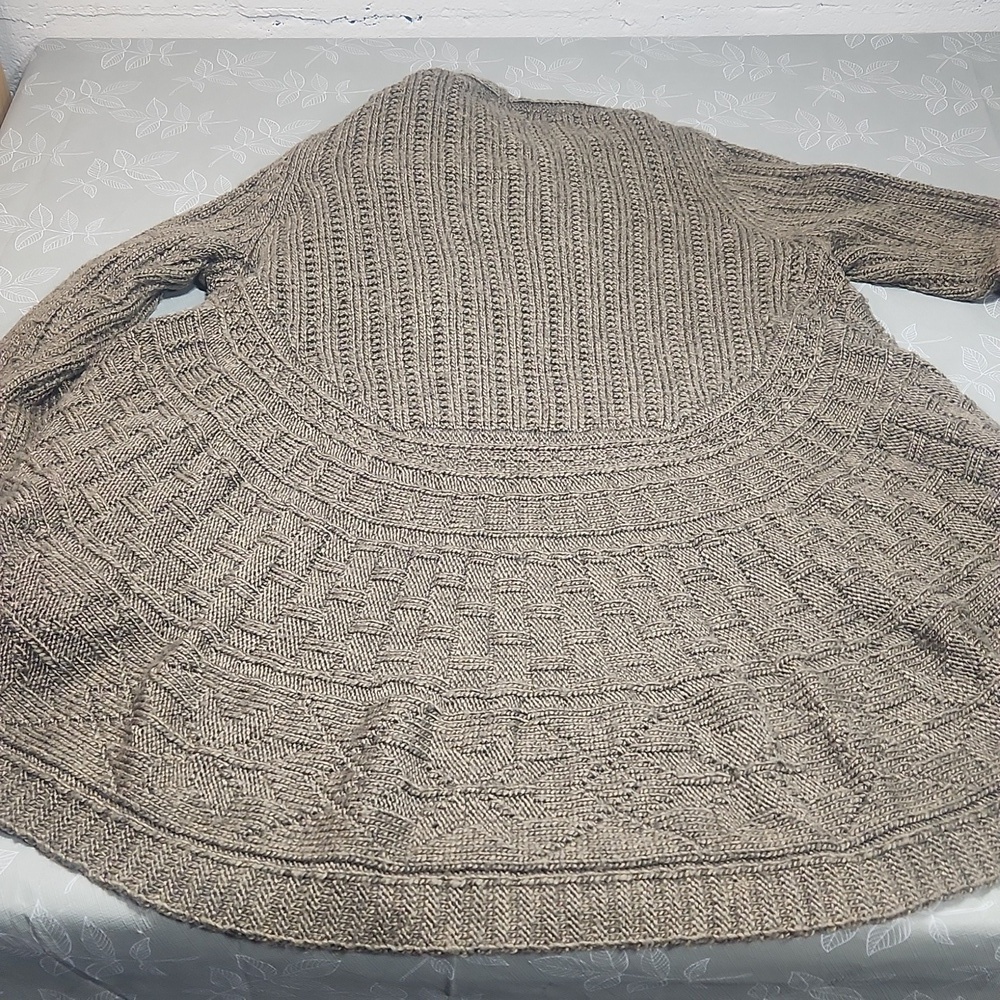 ESHA Cardigan - Picture 5 of 7